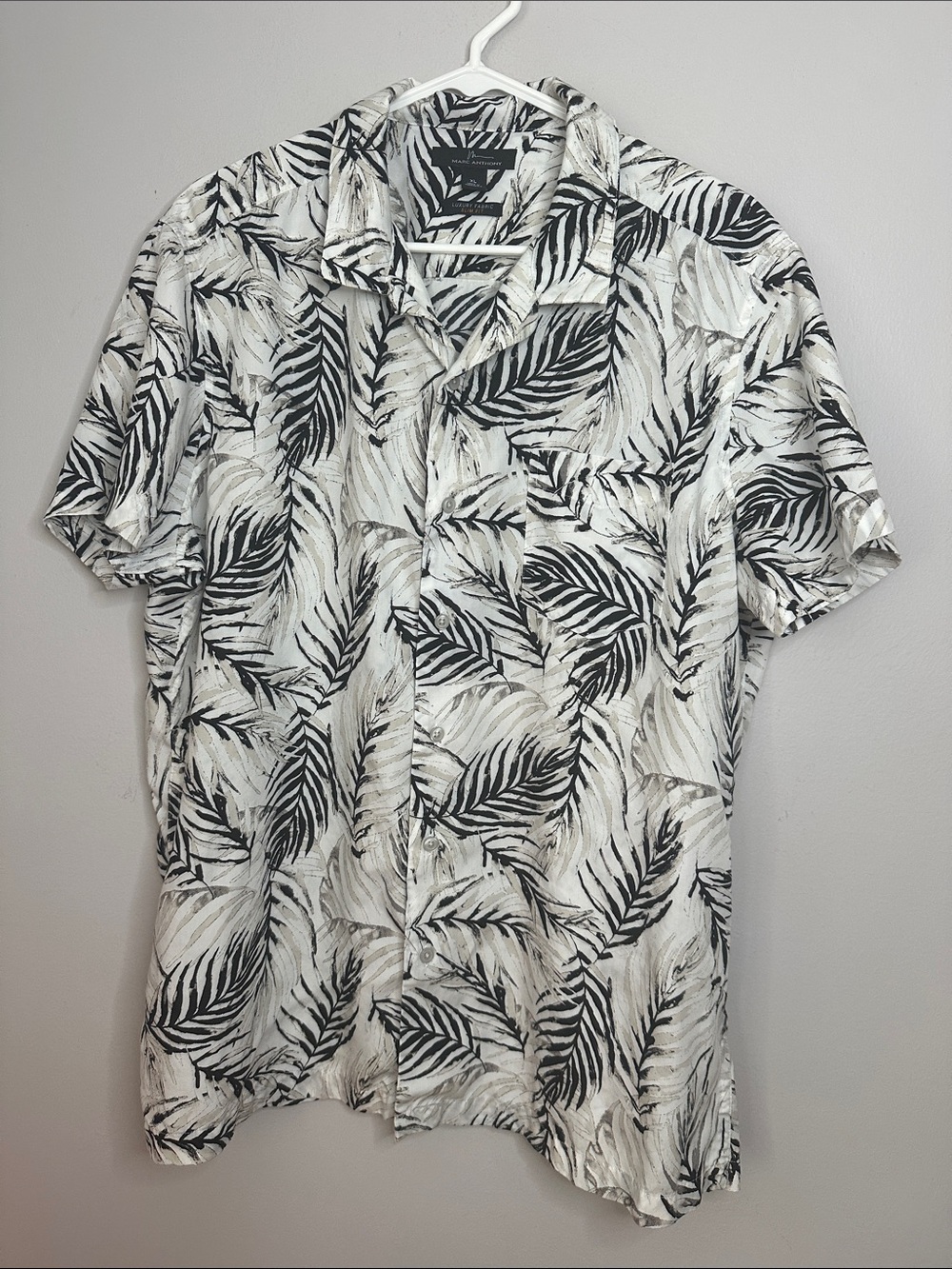 Marc Anthony Men's Black & White Leaf Print Short Sleeve Shirt XL